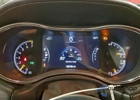 2015 Jeep Grand Cherokee Summit z USA, uszkodzony, nr VIN 1C4RJFJG8FC628530